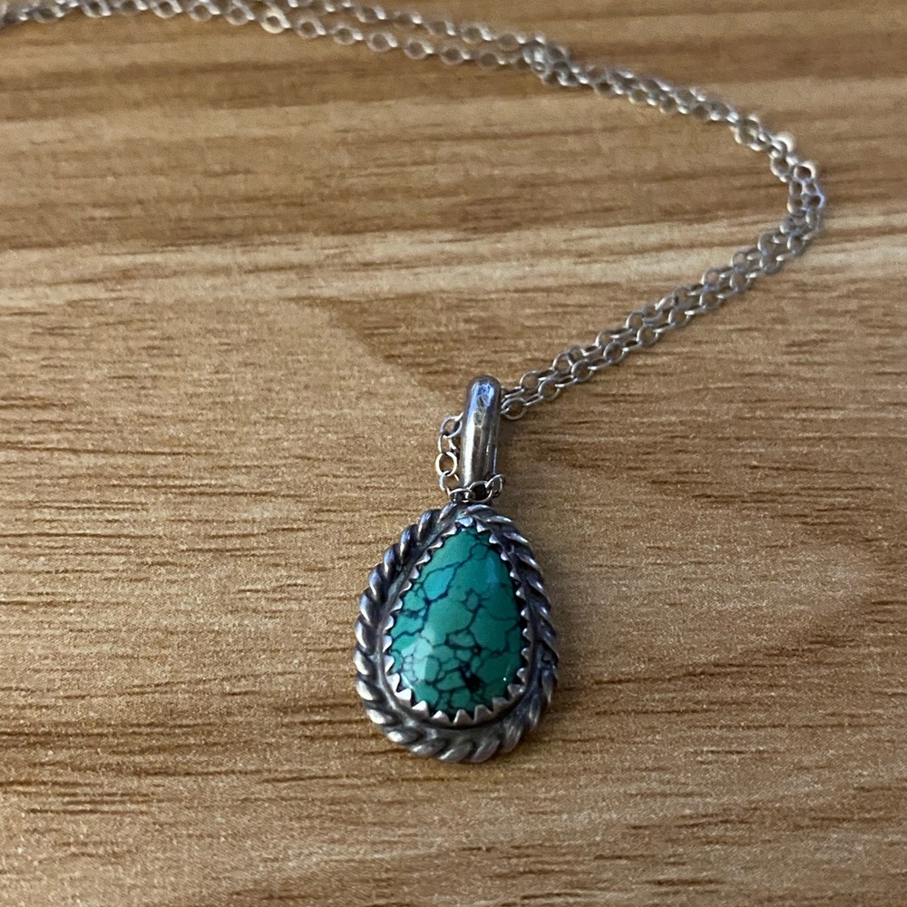 Beautiful turquoise 925 Sterling silver pendant by Navajo Cynthia Begay